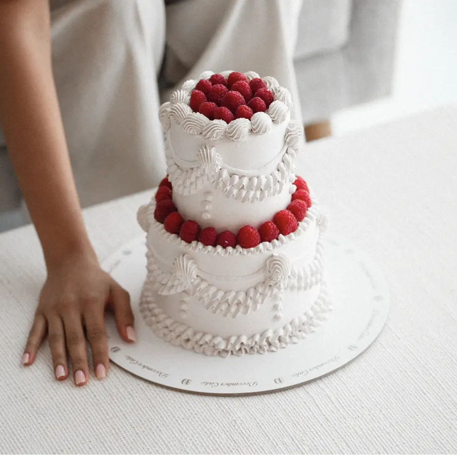 White cream cake raspberry mix chocolate vanilla 6inch double