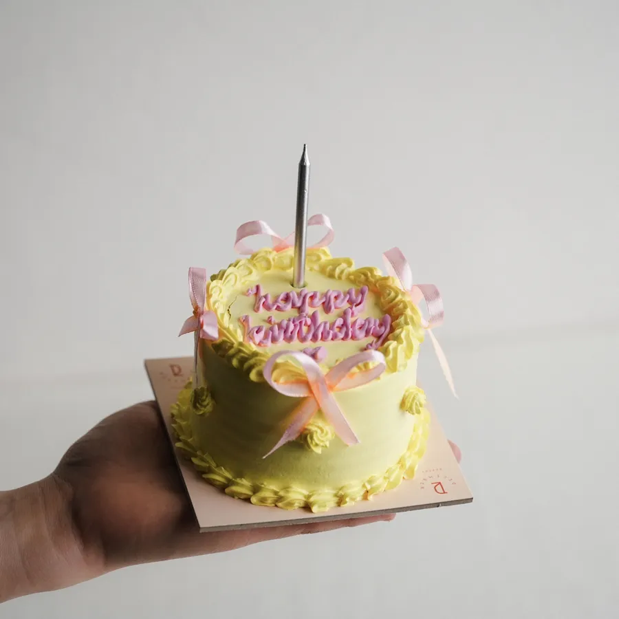 Mini ribbon cake yellow 2inch mix chocolate vanilla