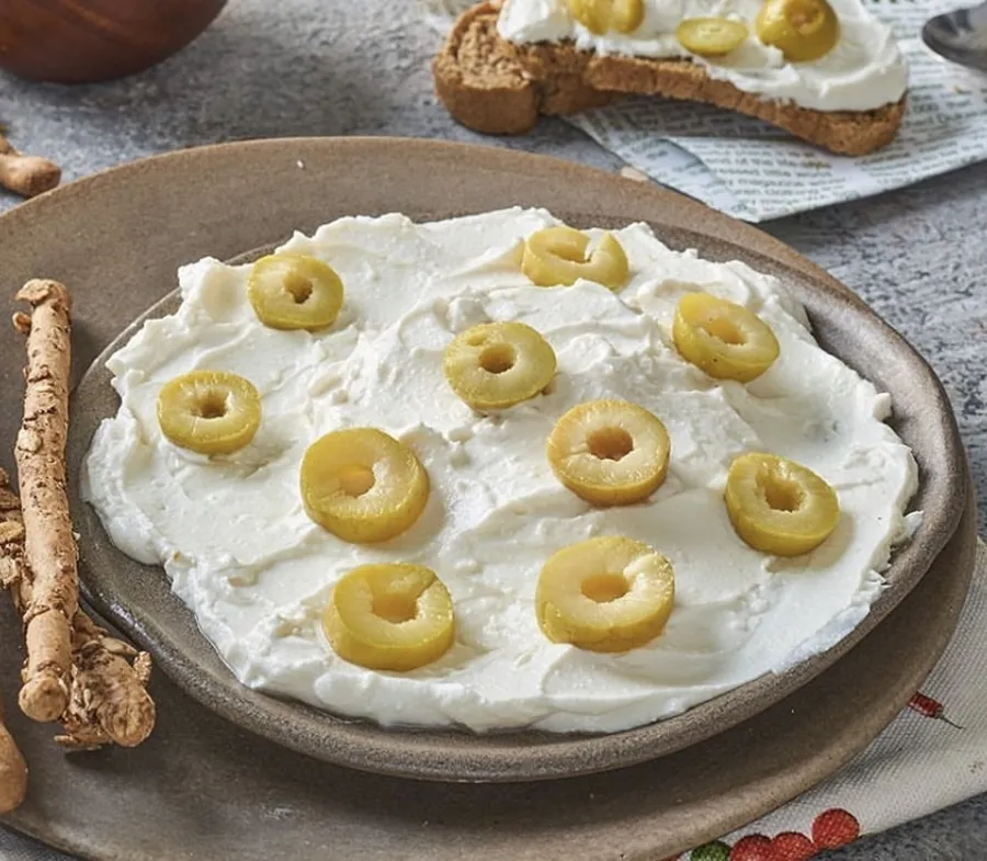 Spread Cheese With Olives - 250 gm