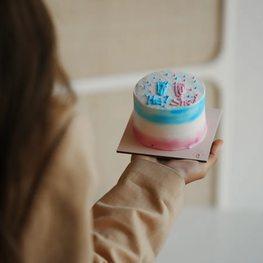 She or he mini cake 2inch mix chocolate vanilla