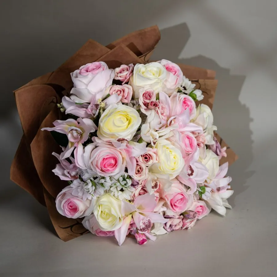 Romantic artificial Bouquet