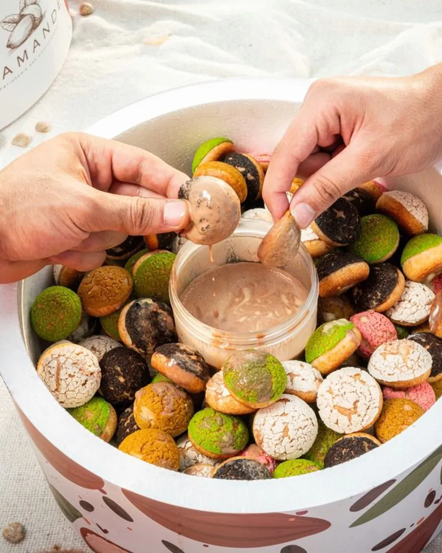 mini choux ice cream box