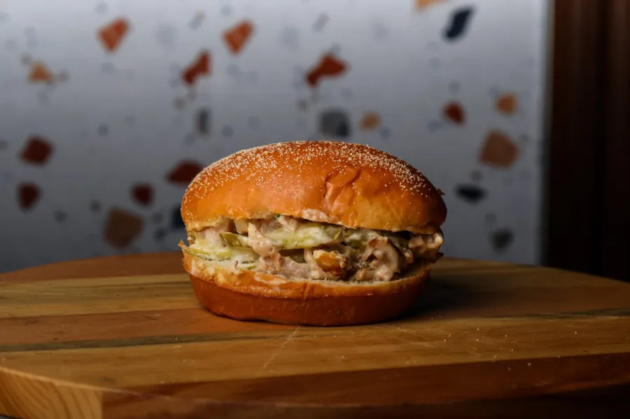 Shawerma chicken bun