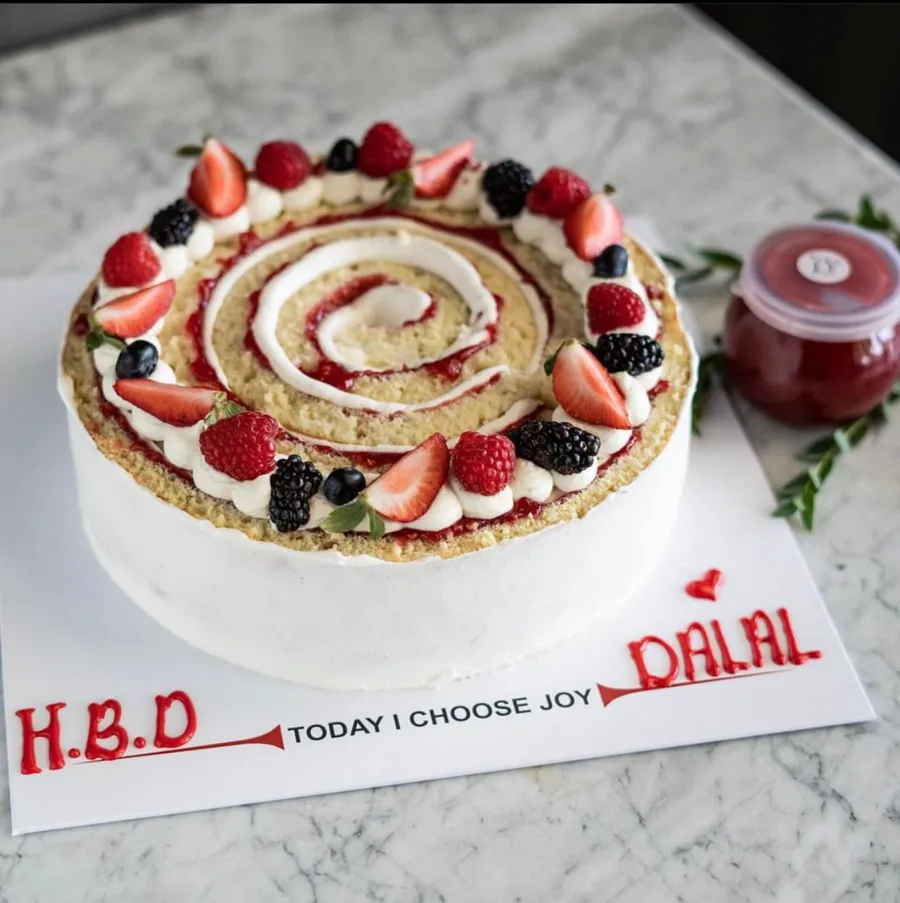 Berries Swiss Roll