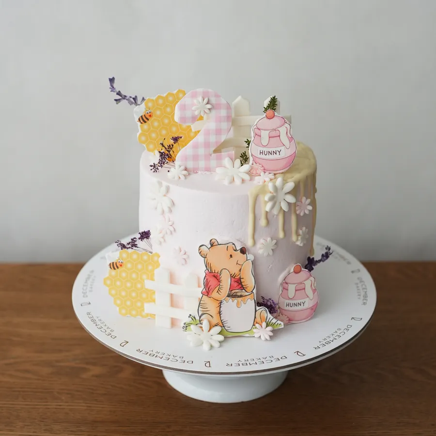 Pink honey Pooh cake 6inch