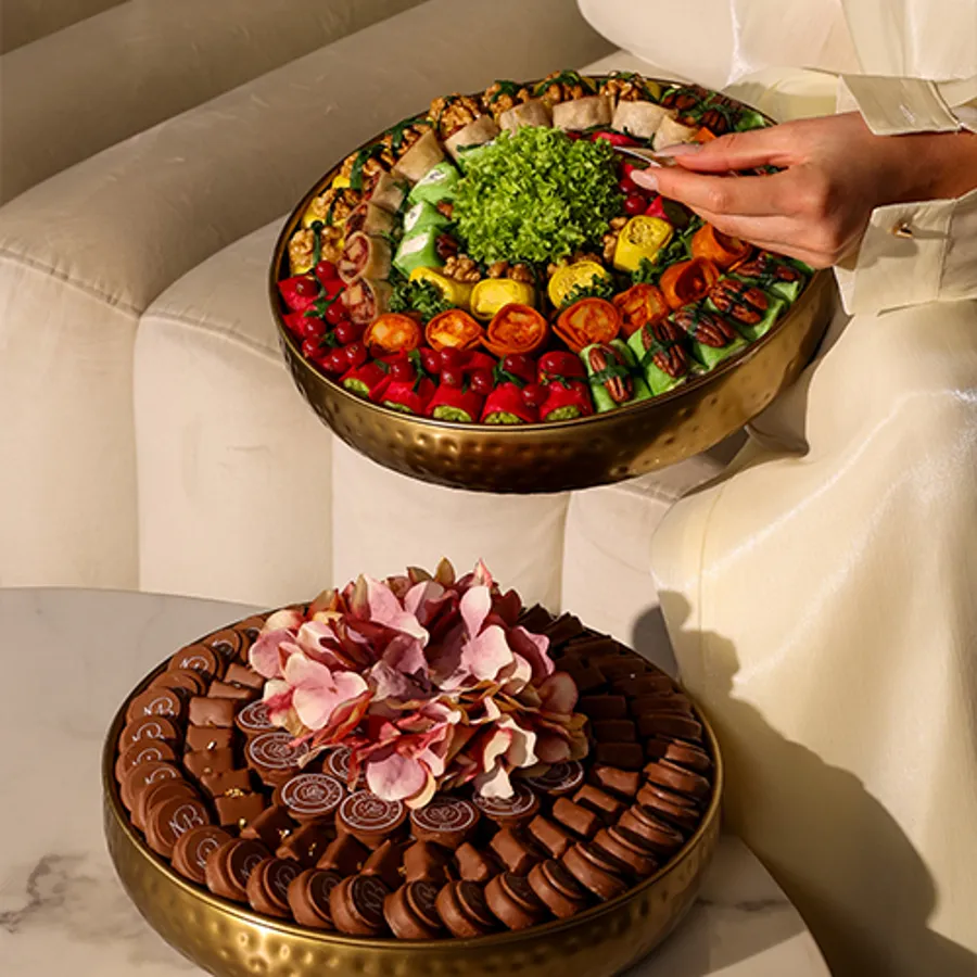 Chocolate Mix Tortilla Tray Display, Gold Color