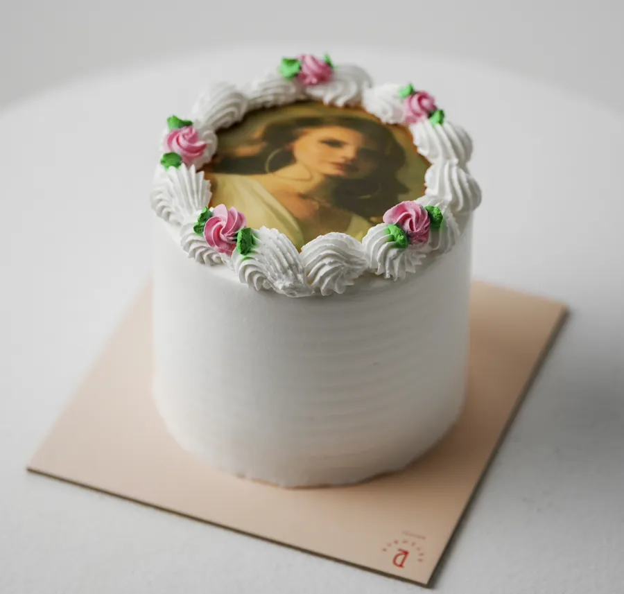 Small cake cream 4inch with photo mix chocolate vanilla