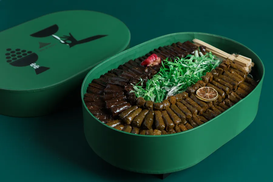 Vine leaves roll