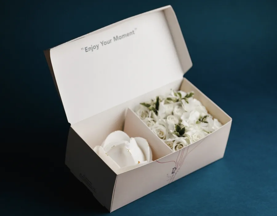 Enjoy Your Moment Box Mini White Flower Cake with White Flower