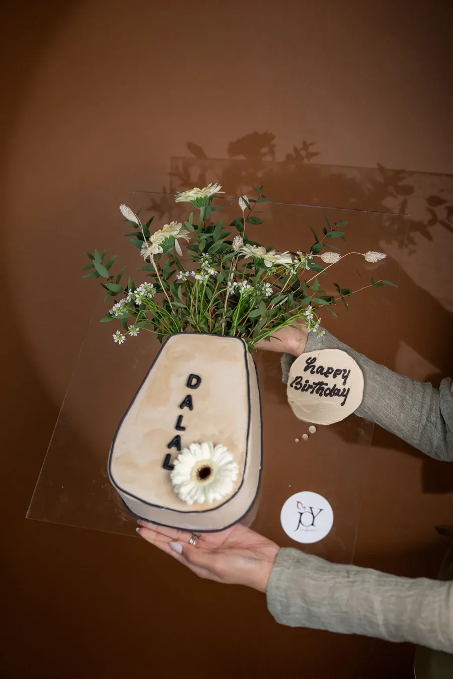 Long Flower Vase Cake