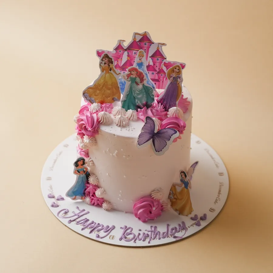Princess cake 6inch cream mix chocolate vanilla