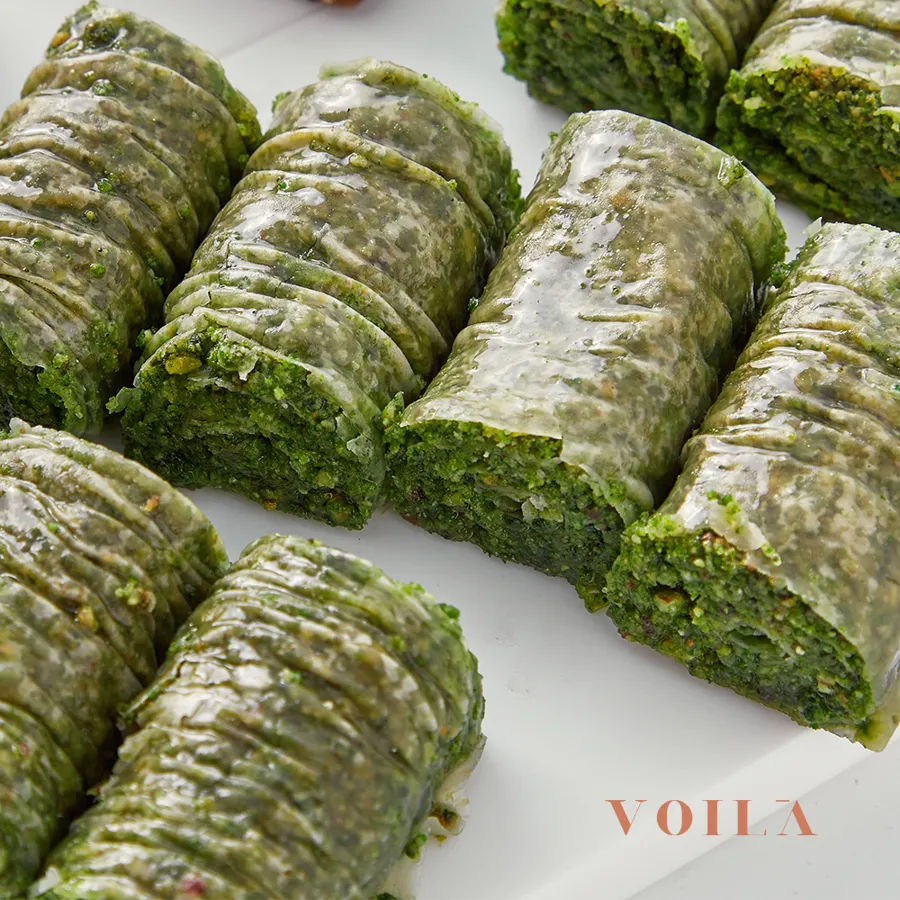 Pistachio Baklava Roll ( Per 1/4 KG )