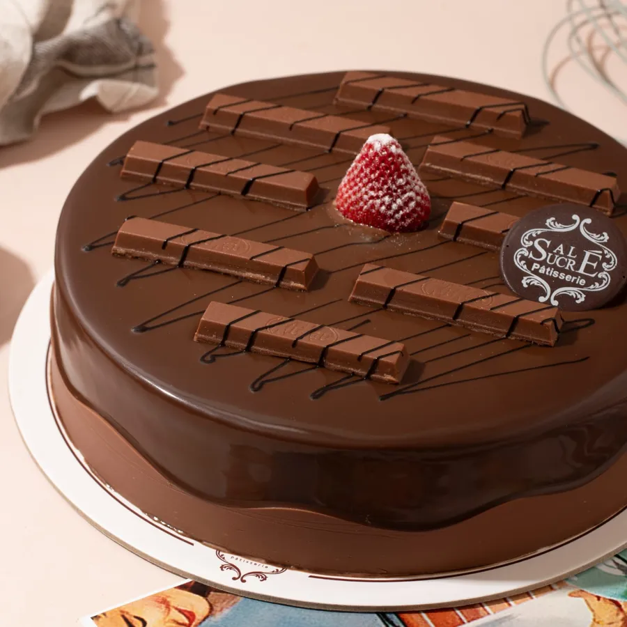 KitKat Cake