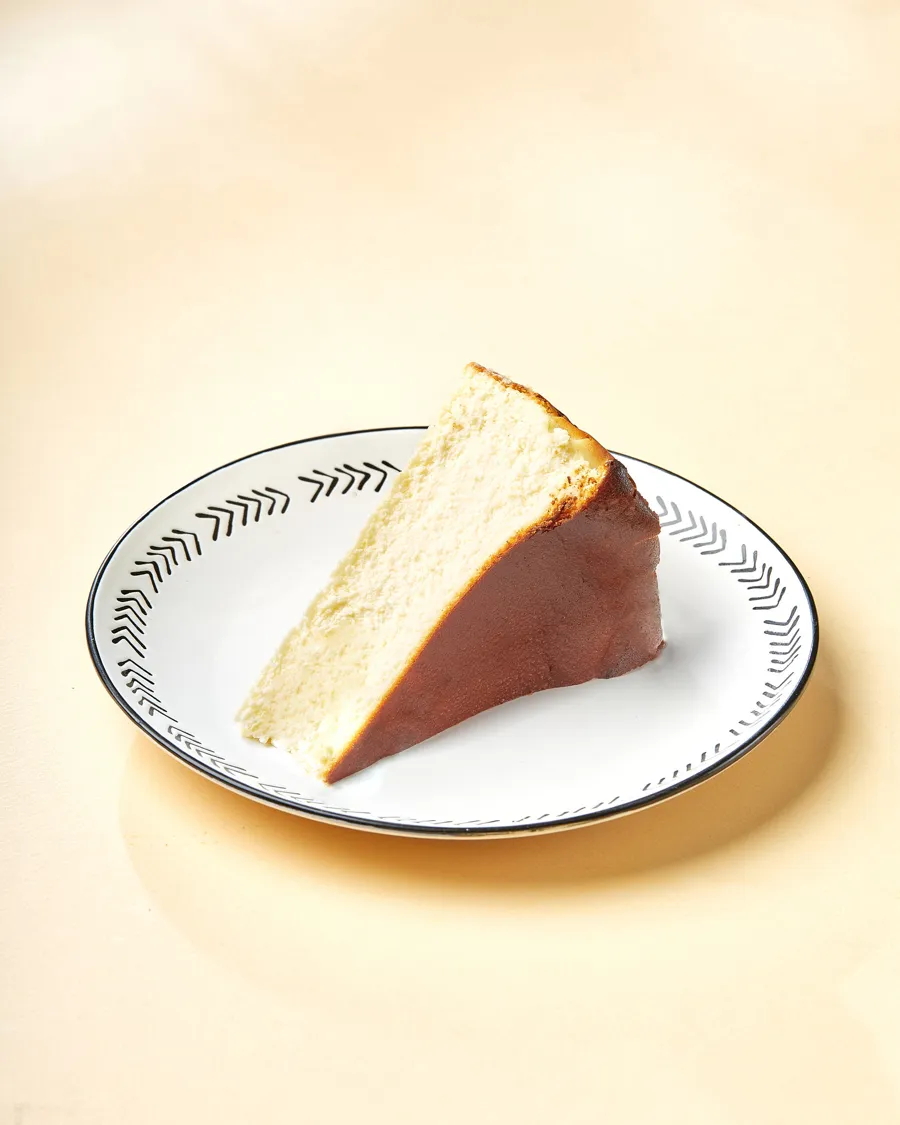 Slice San Sebastián Cheesecake