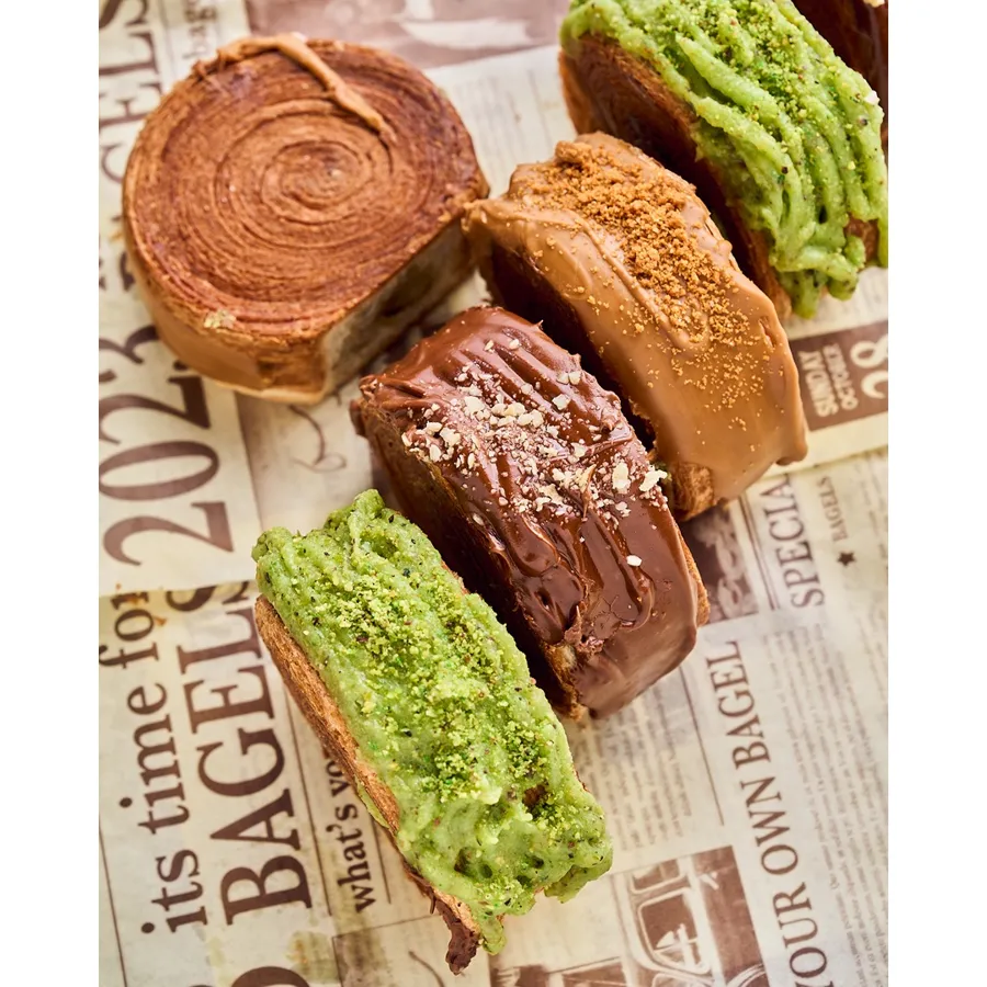 Pistachio Wheel Croissant
