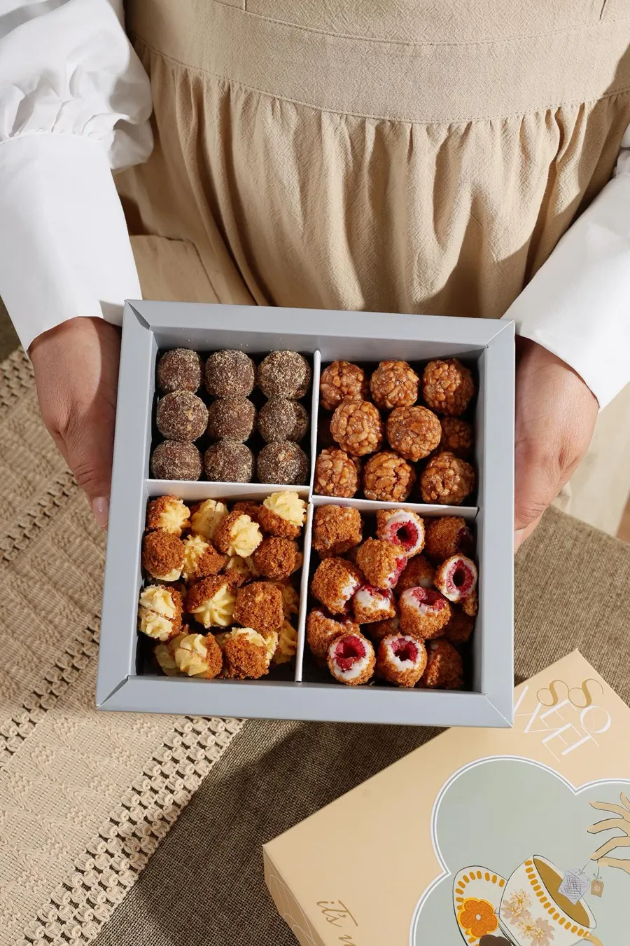 Square Zwara Box
