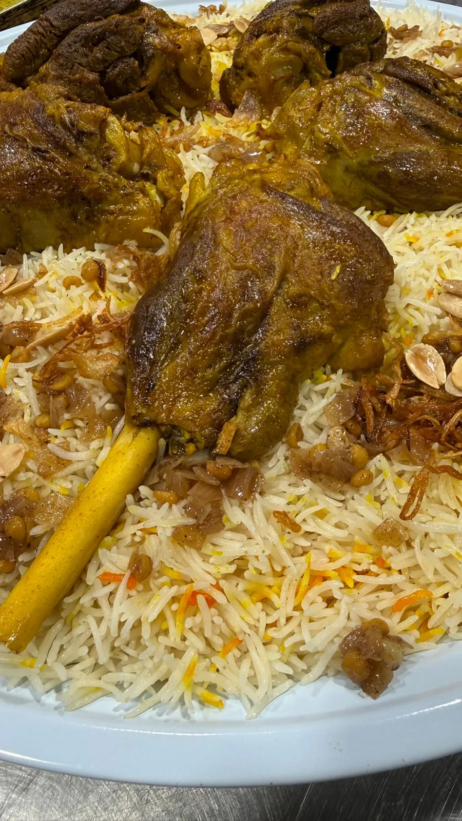 majbus lahm muzat