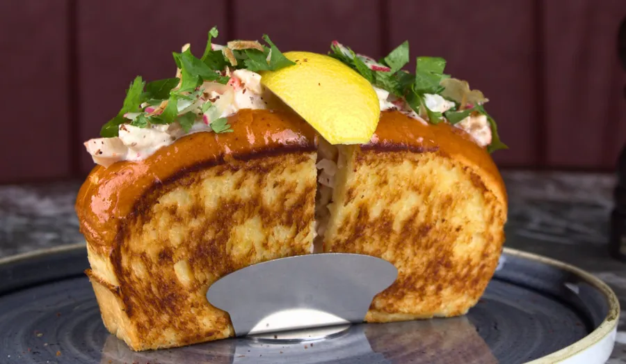 ORIENTAL LOBSTER & SHRIMPS ROLL ( NO SIDES)