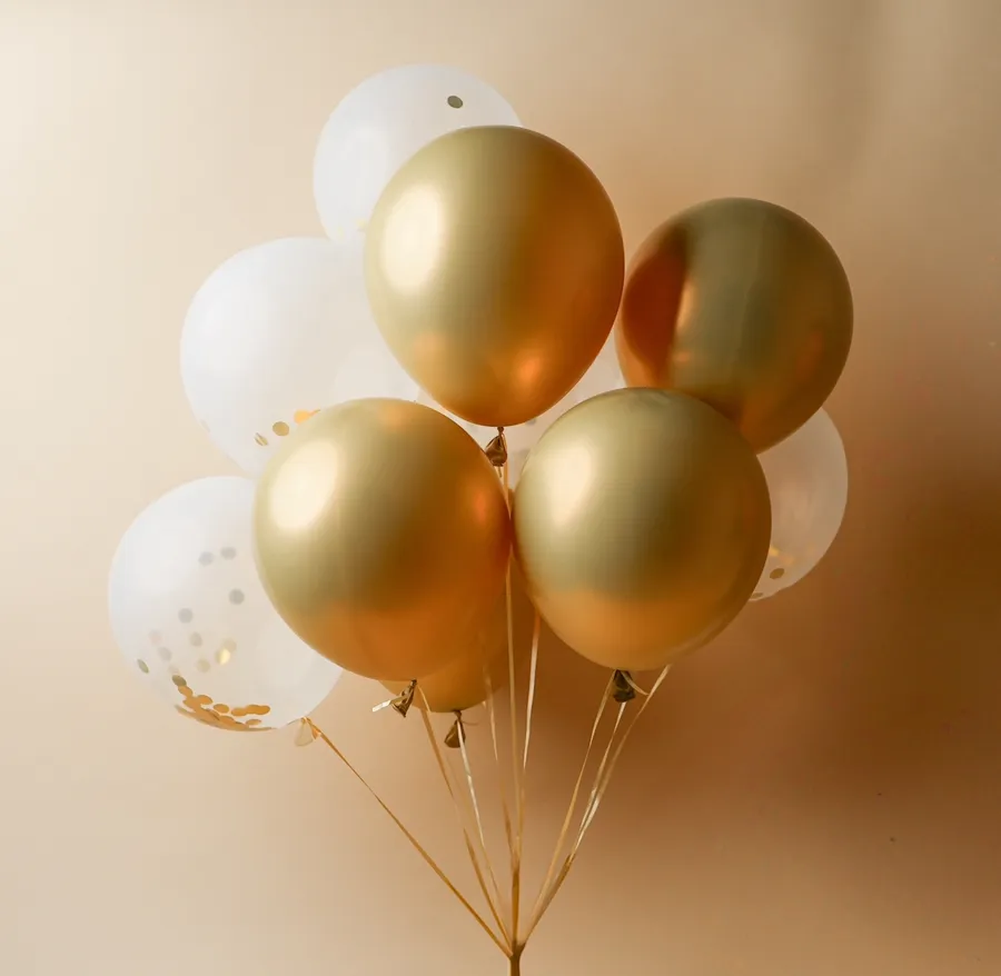 10 small gold balloons