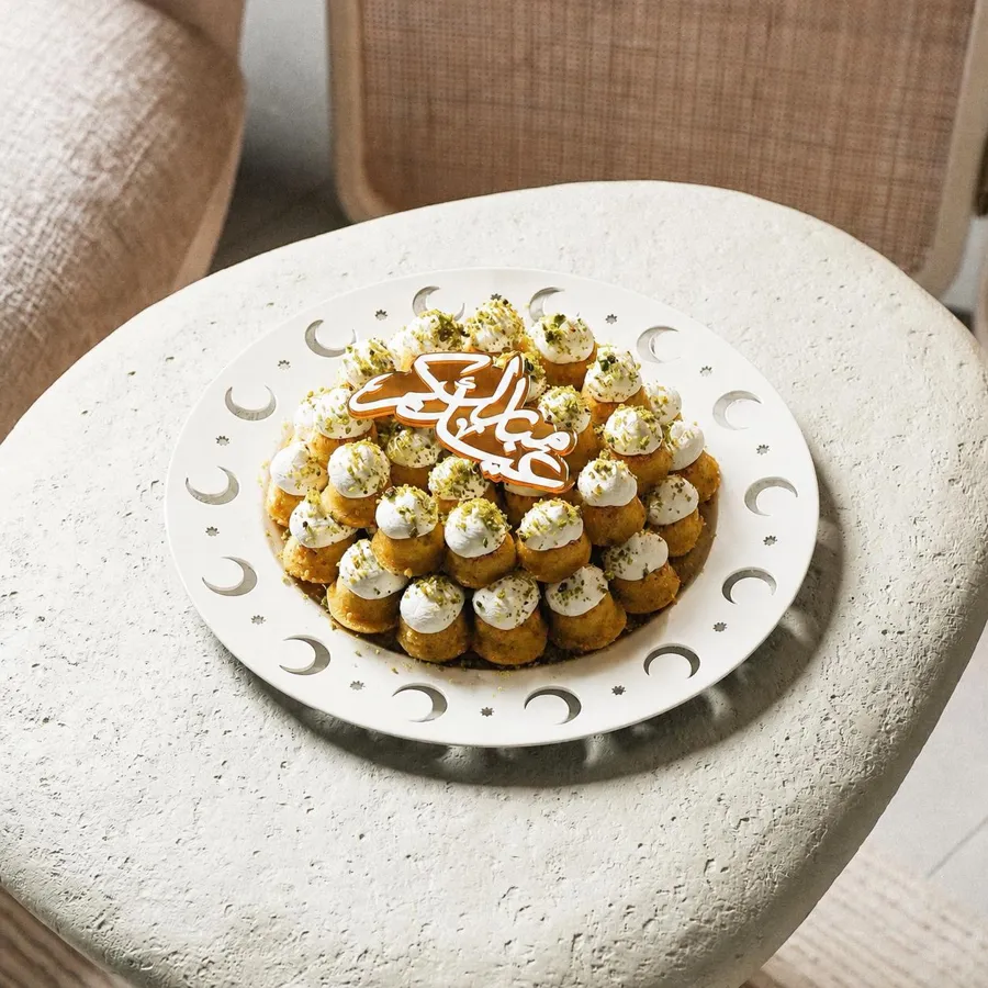 White tray Qurs Aqili mini cake with saffron, Eid Mubarak