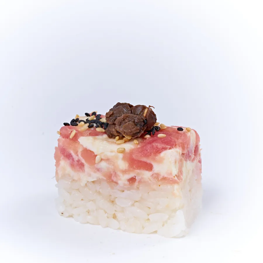 TUNA OSHI SUSHI