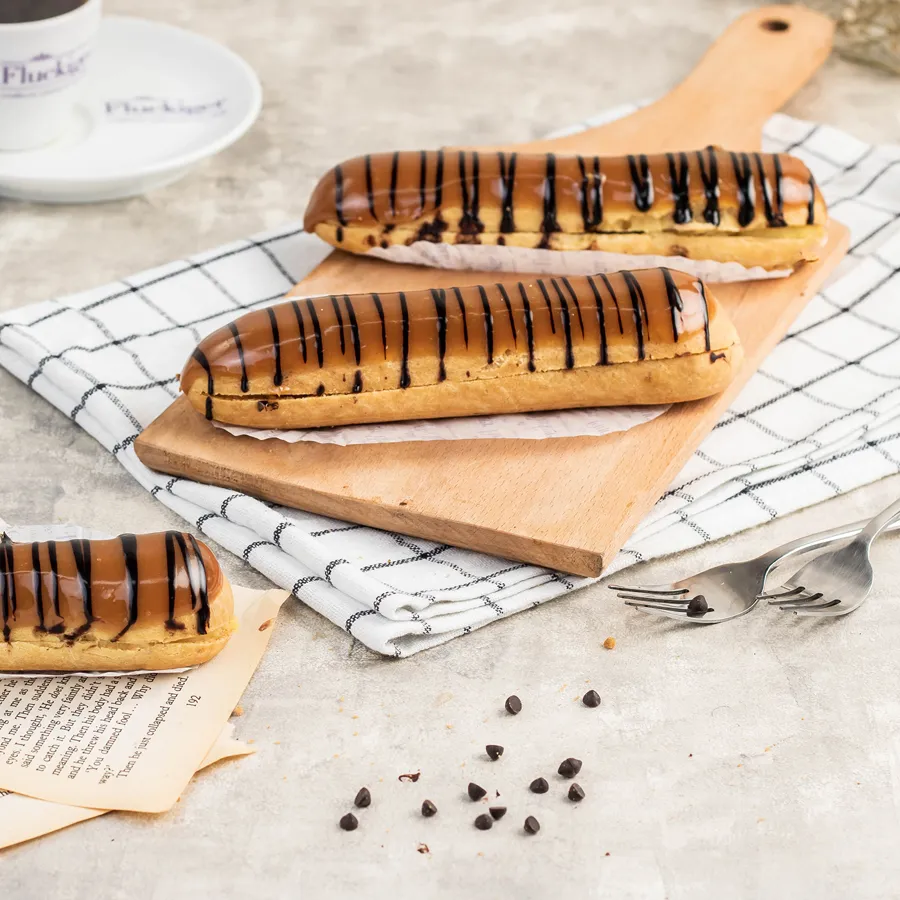 Caramel Éclair