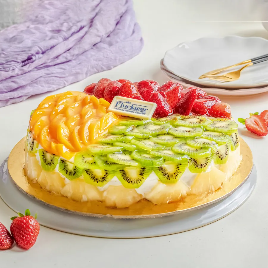 Fruits cream cake