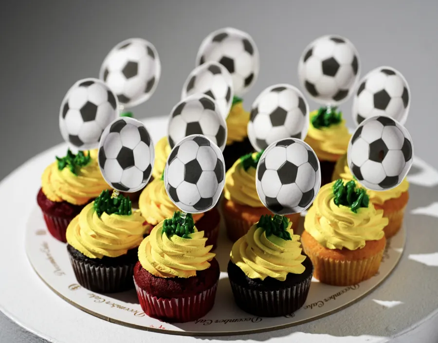 Cup cake yellow ⚽️ balls 12pic