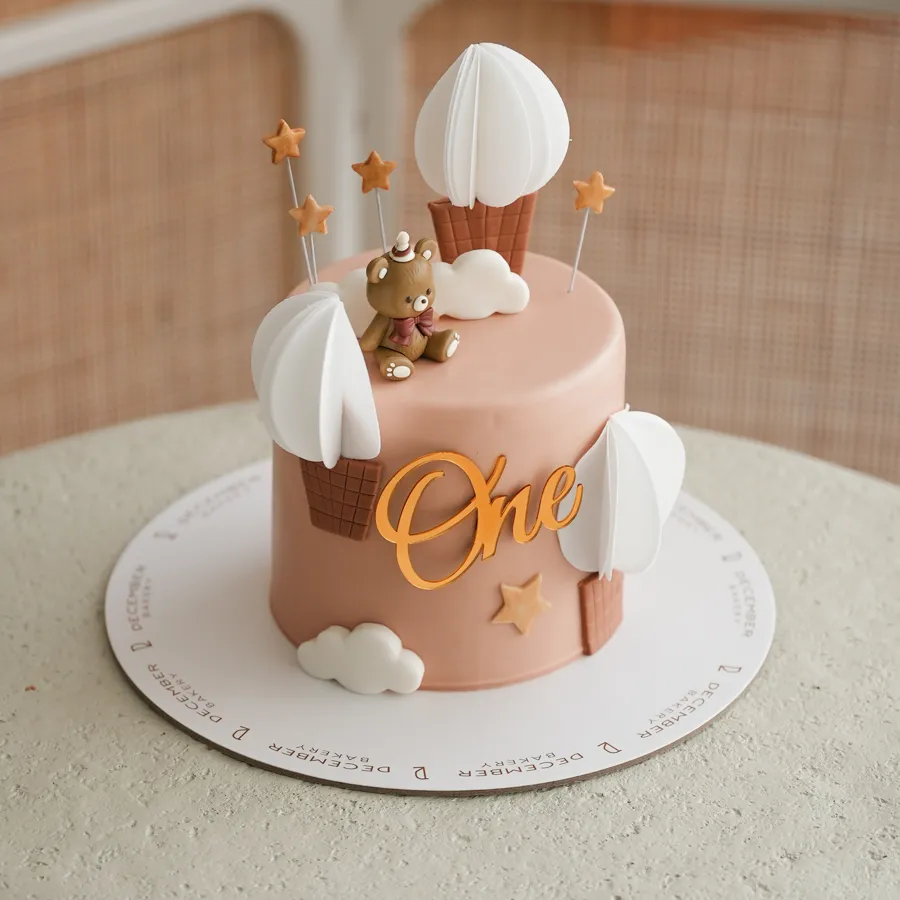 Bear and hot air balloon cake 6inch