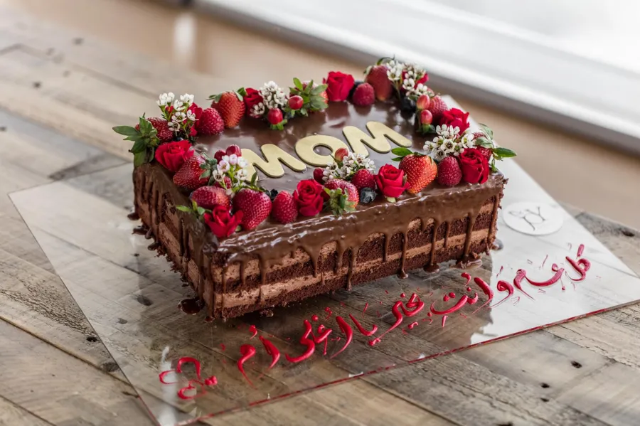 MOM BALLOON CAKE