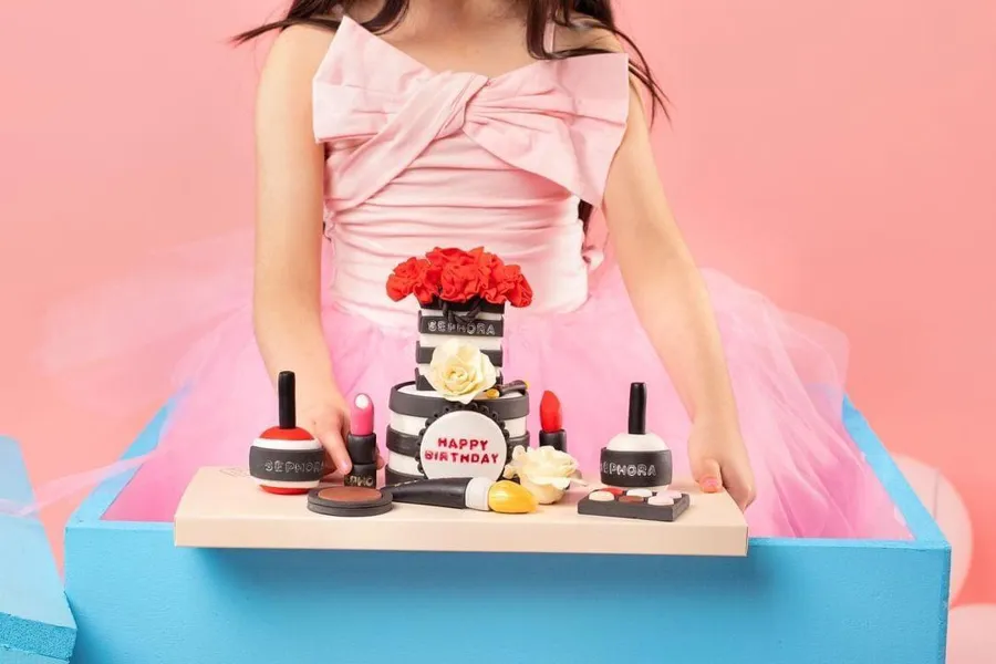 Sephora cake Collaboration with farwla