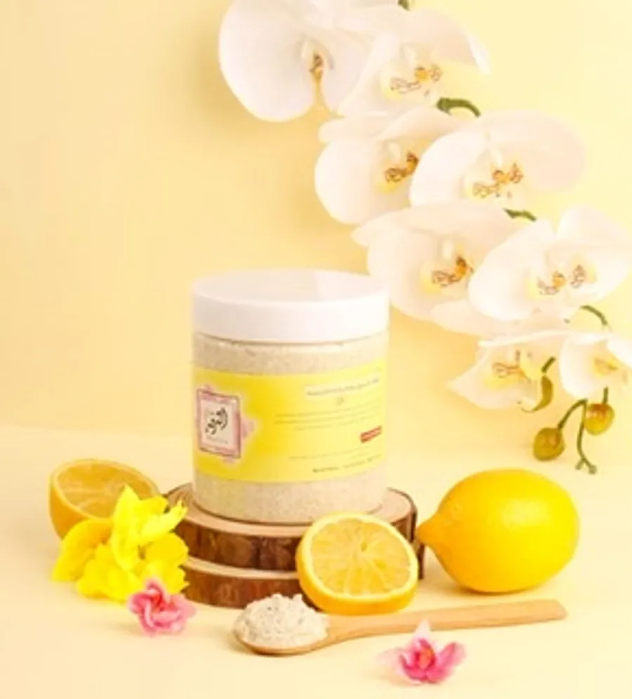 Creamy lemon scrub