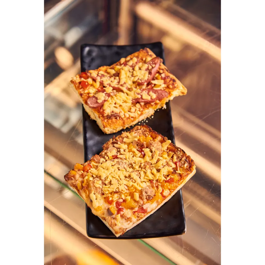 Circular Tuna Pizza