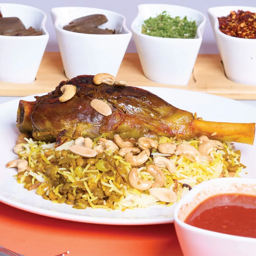 MAJBOOS MOZA