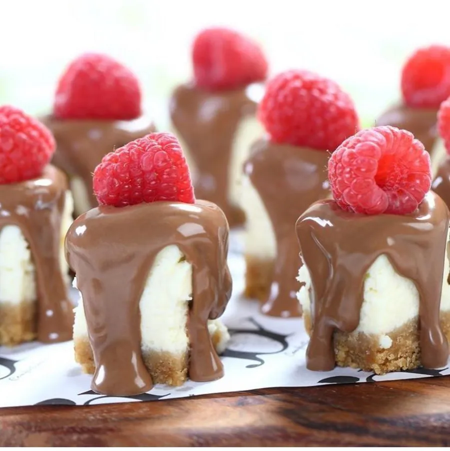 Mini Bites Cheesecake on box