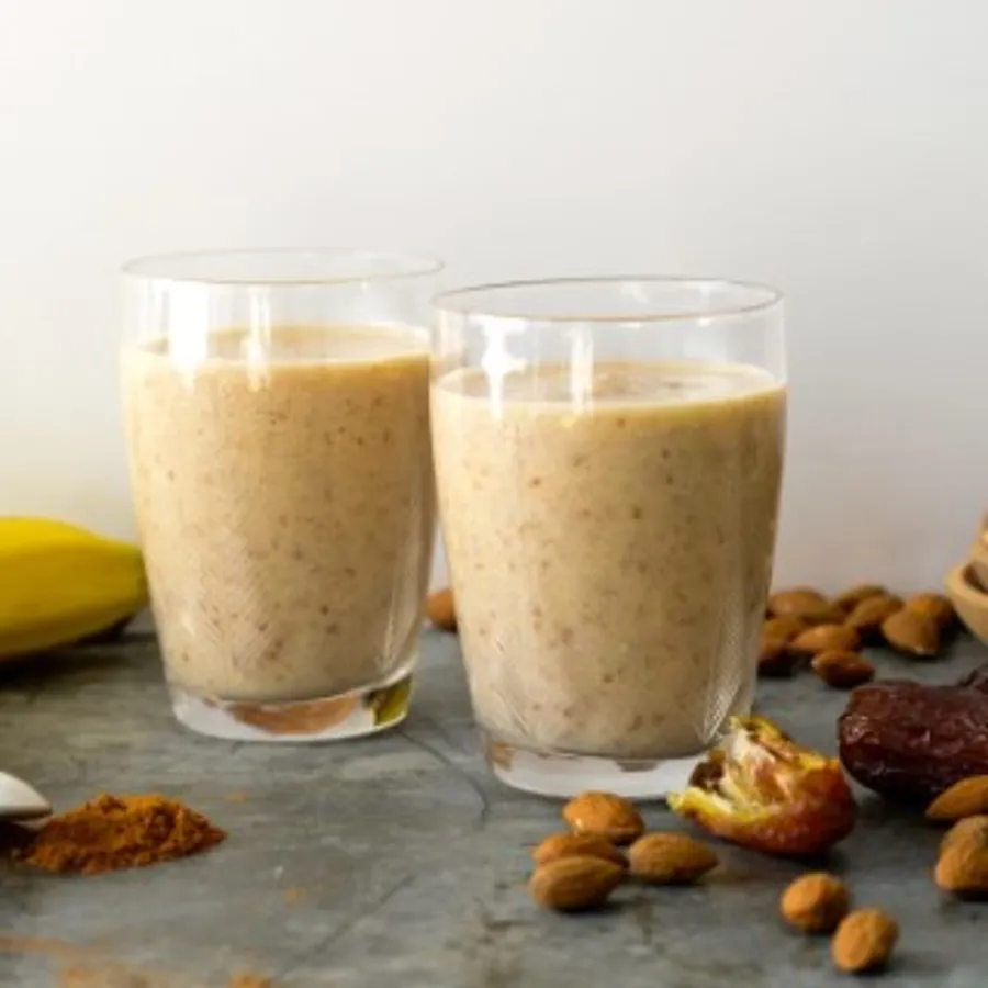Dates & Almond Milkshake