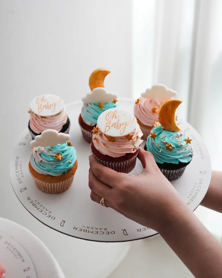 Cup cake sky moon 🌙 pink blue