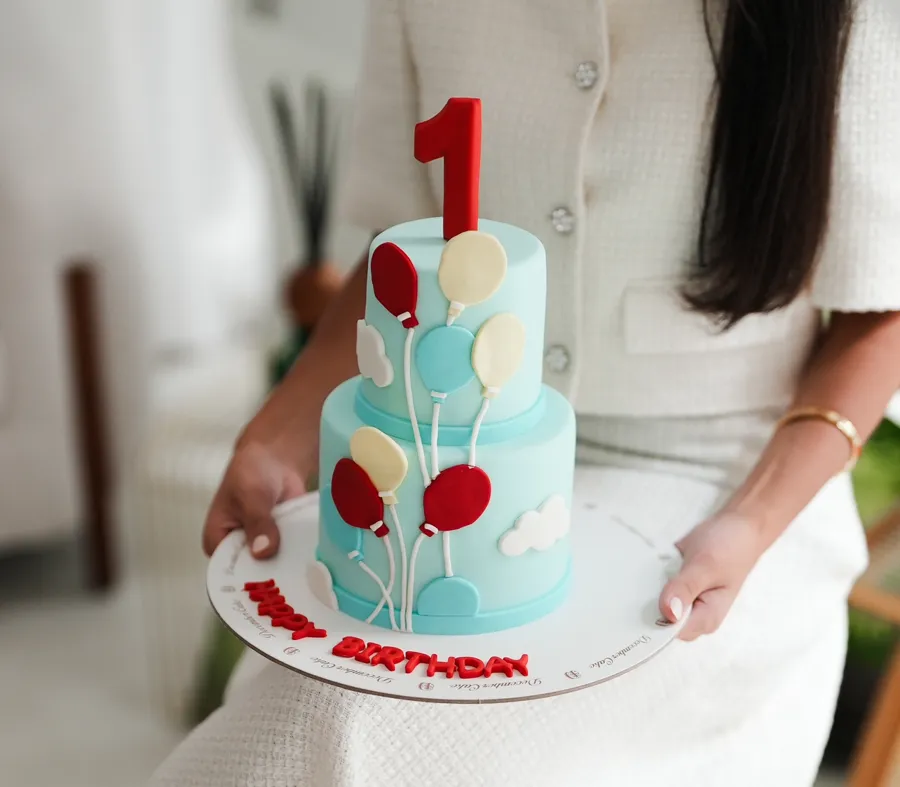 Balloons blue cake double mix chocolate vanilla