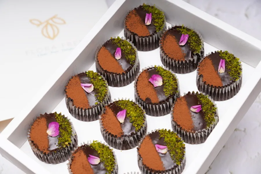 Flora Cup cakes 12 pcs