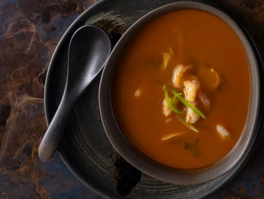 TOM YAM