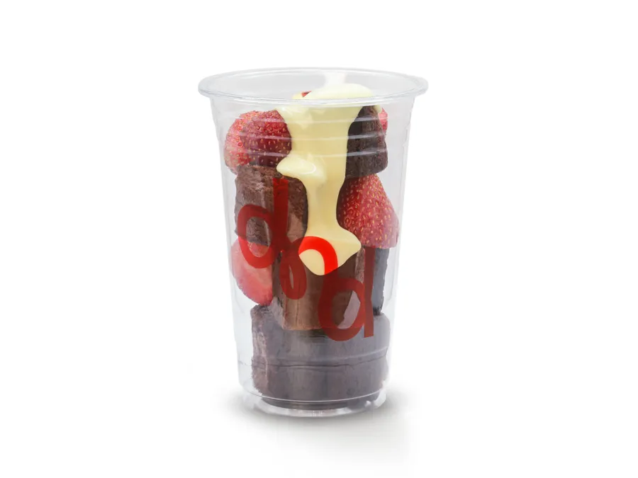 Brownies strawberry cup