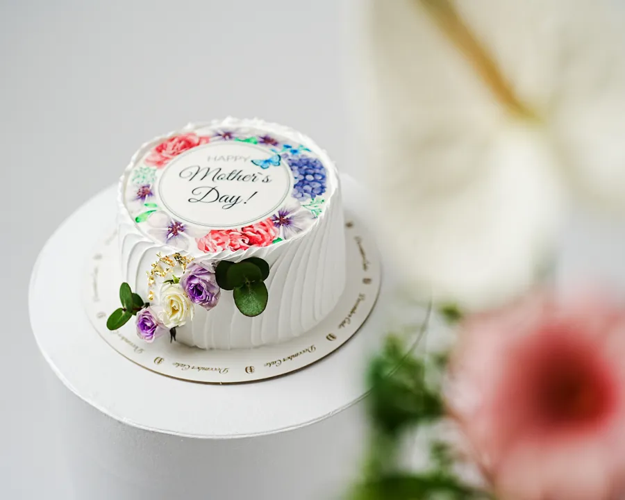 Happy mother day 8inch white cream