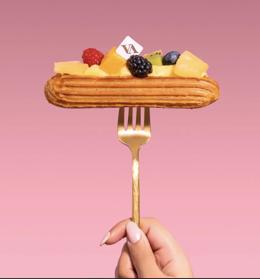 Seasonal fruits Éclair
