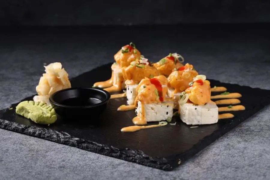 SPICY PRAWN BITES MAKI