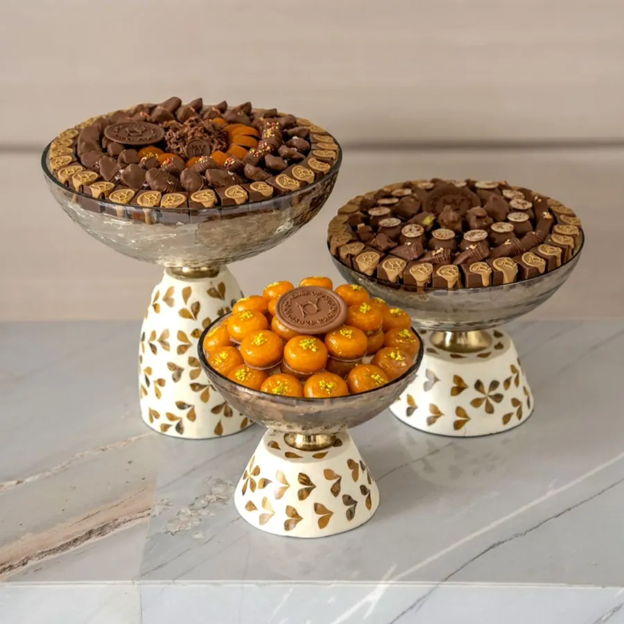 Beige Trio Glass Stand