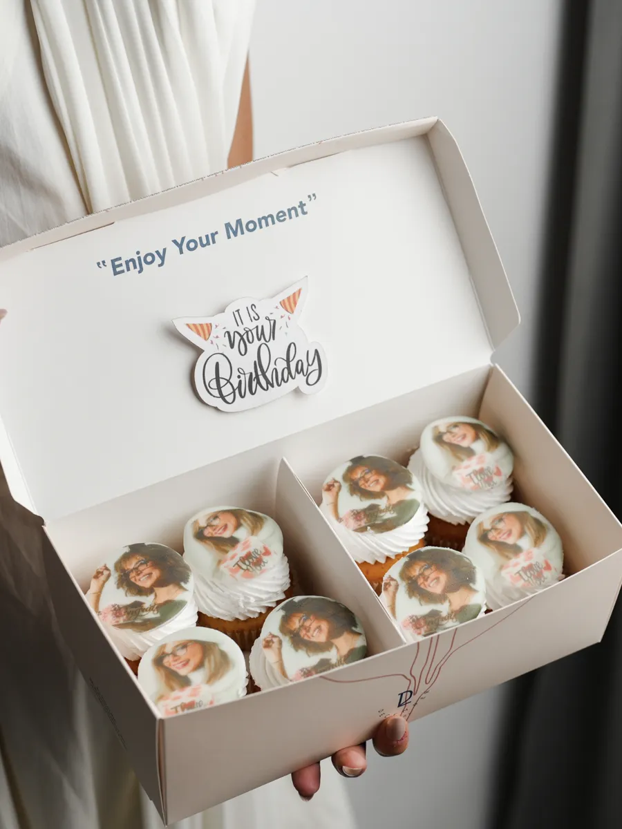 8 pic photo cup cake mix chocolate vanilla