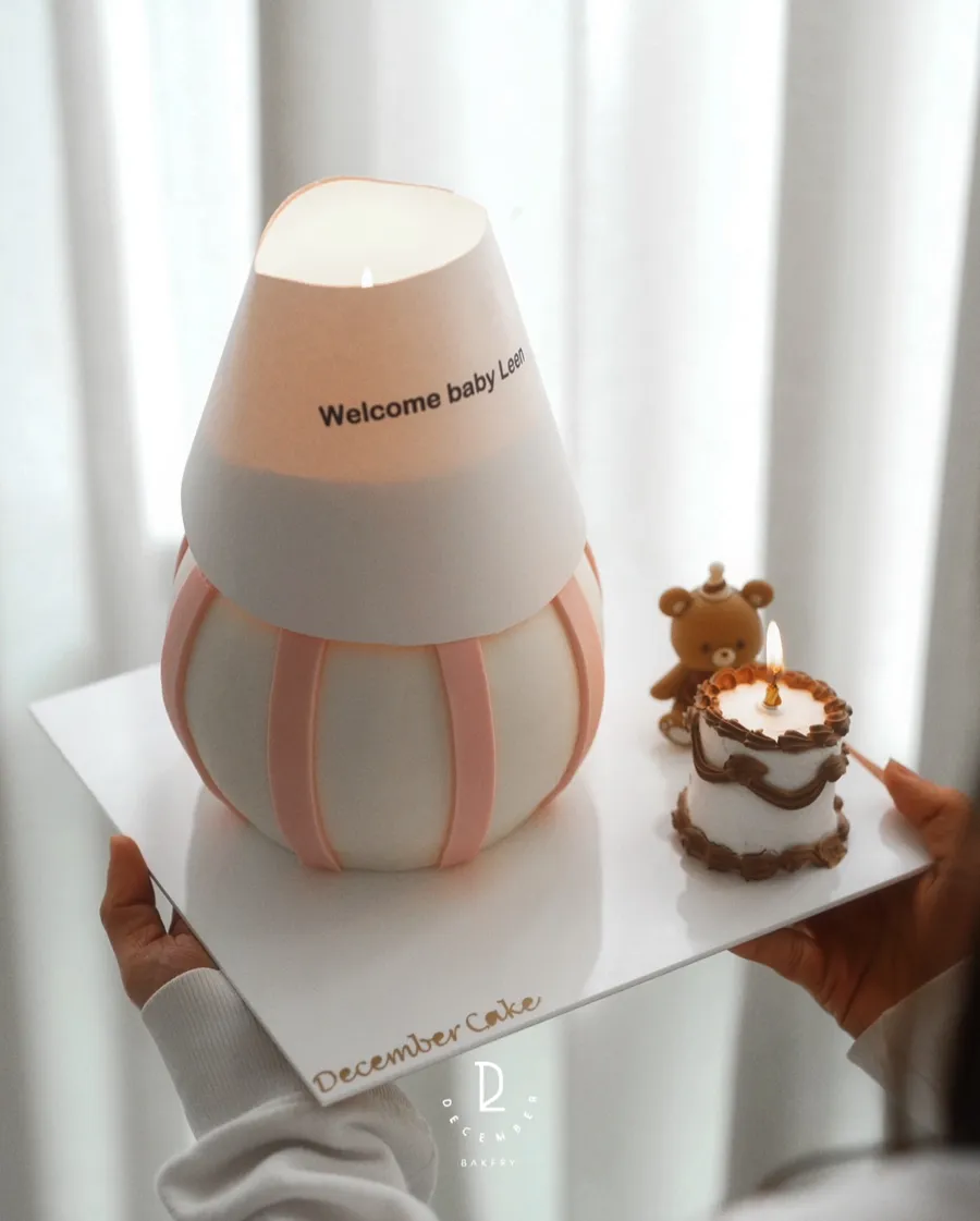 Lampshades cake with bear 6 inch mix chocolate vanilla
