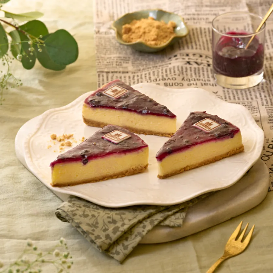Blueberry cheese cake.