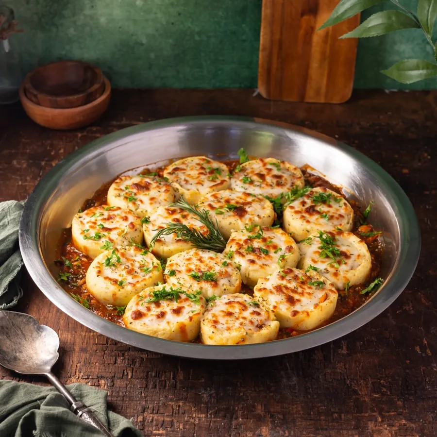 Pyrex Potatoe puree stuffed sweat & sour sizzling chicken
