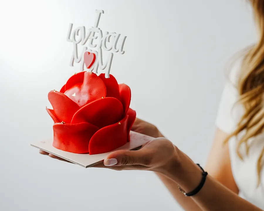 Mini red flower cake 2inch 1 person only logo I love you mom
